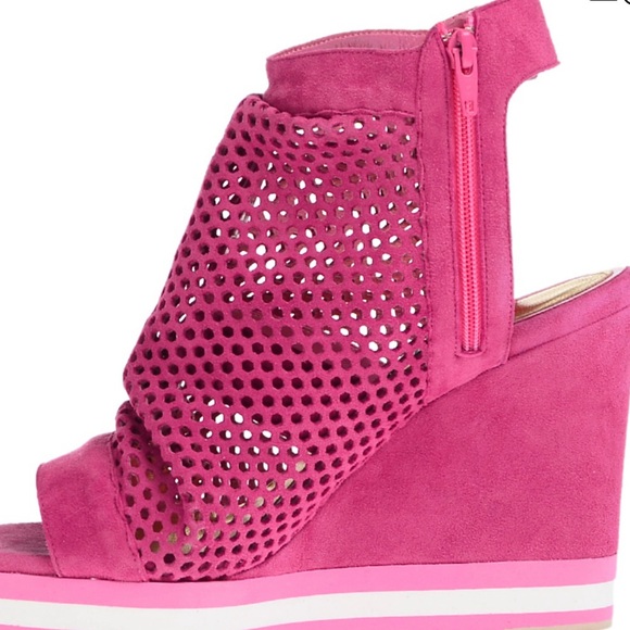 Bikkembergs Fuschia Pink Strappy Cape Robbin Heels. Pre owned. Size 39. - Picture 2 of 11